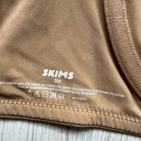 Fits Everybody Unlined Demi Bra SKIMS - Picture 3 of 7